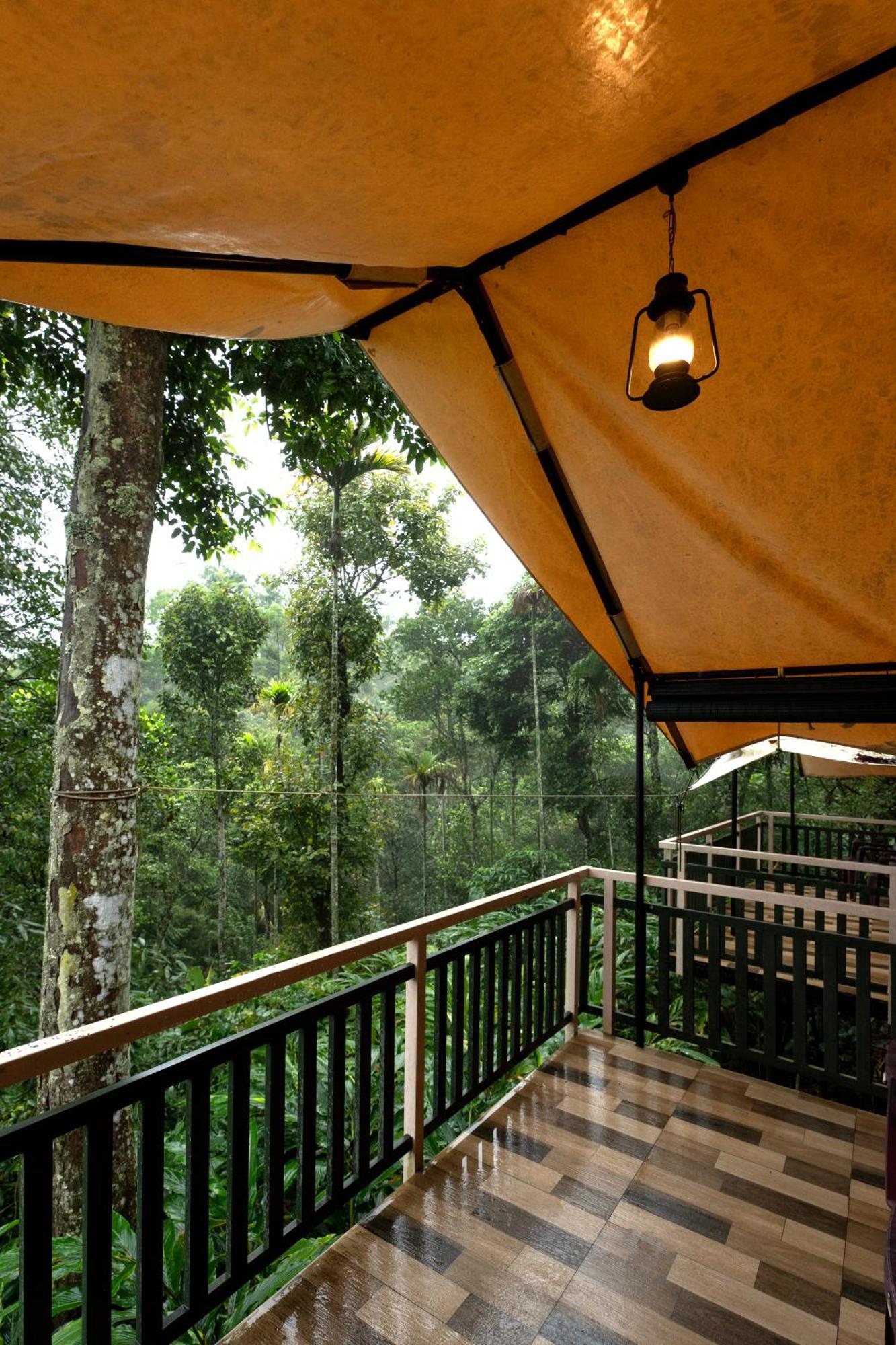 Chalona Hill View Hotel Munnar Bagian luar foto
